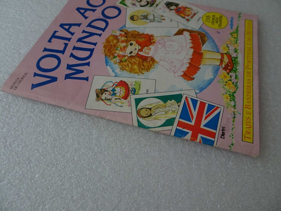 Caderneta de cromos Volta ao Mundo - Distri Editora - Tem 86 cromos