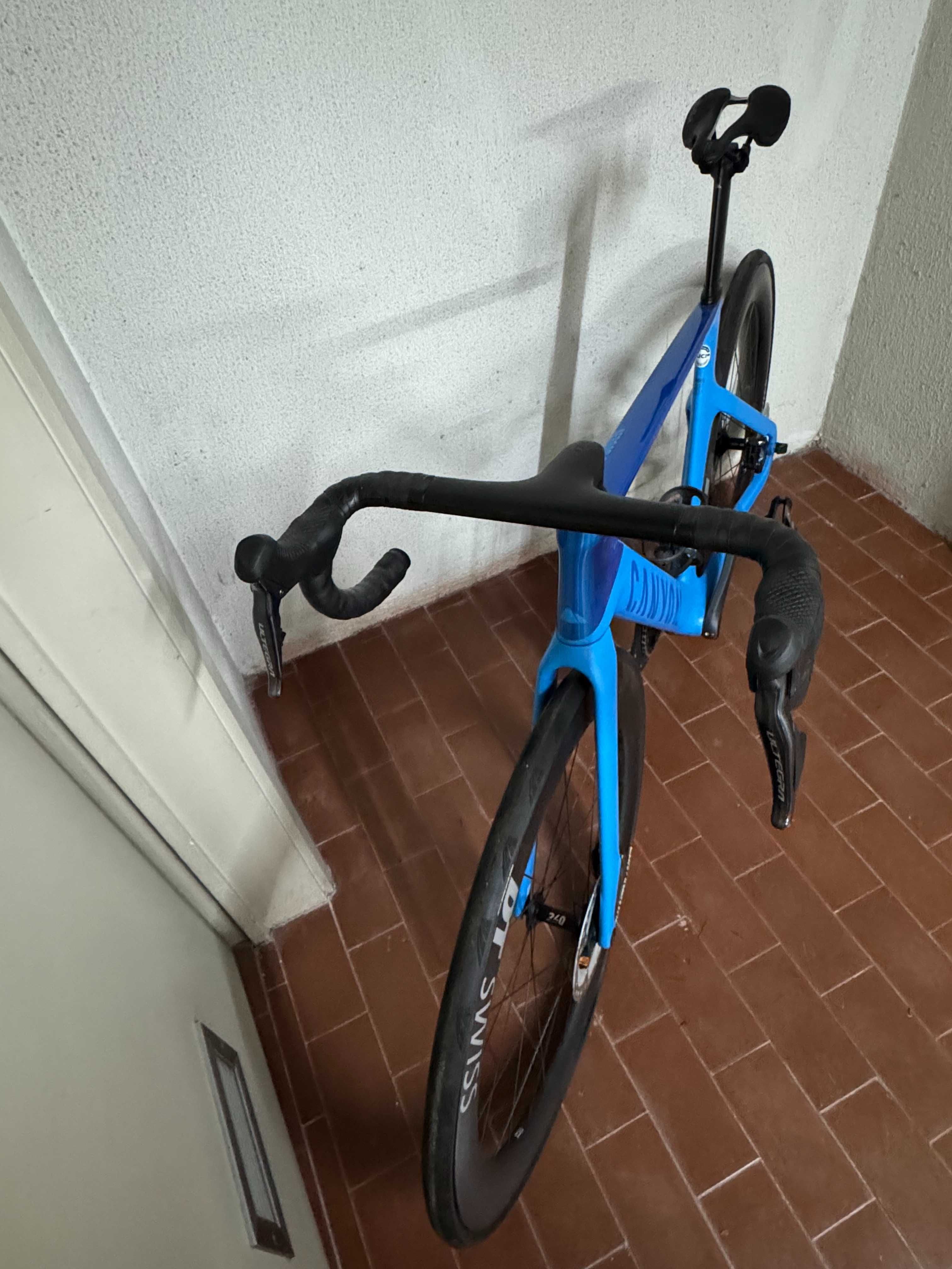canyon aeroad cf slx 8 disc di2