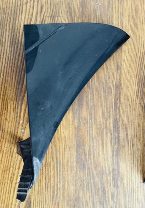 трикутник декоративний чорний 2 штуки пара Добло