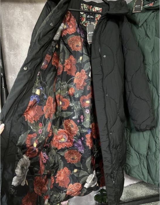 Жіноча довга куртка medicine