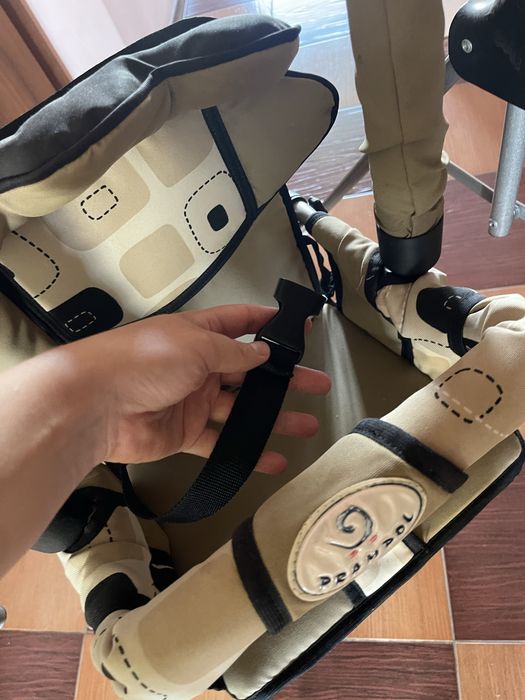 Дитяча гойдалка на ніжках, складається