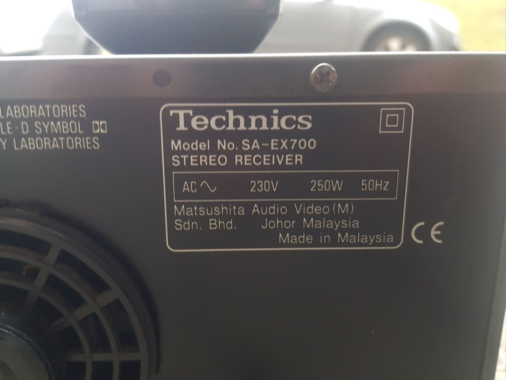 Amplituner Technics SA EX700 z pilotem