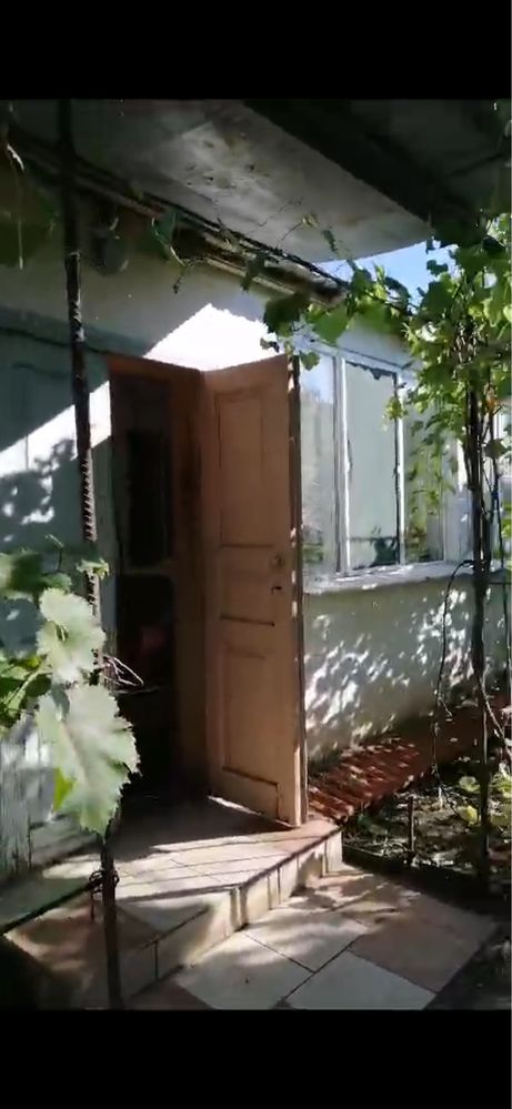 Продам будинок з земельною ділянкою