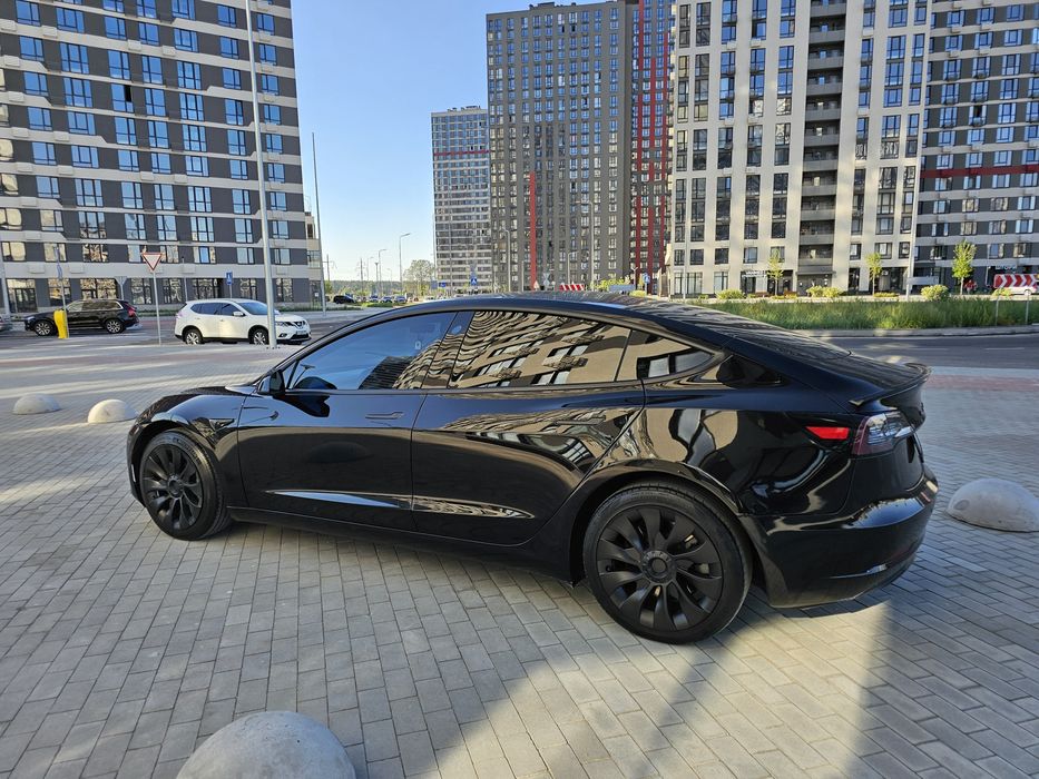 Продам Tesla Model 3