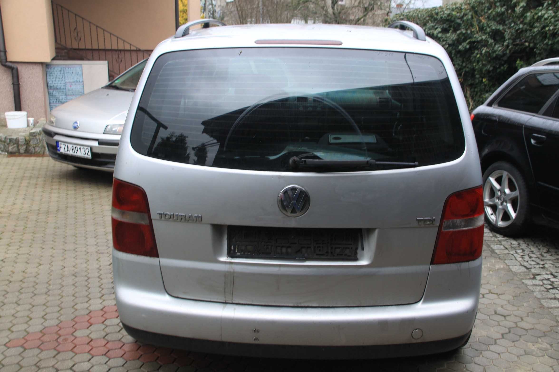 VW Touran  1,9 TDI  BKC Skrzynia JCY Kolor LA7W  Auto na Części