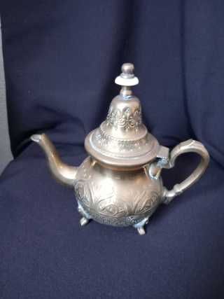 Bule marroquino em latão