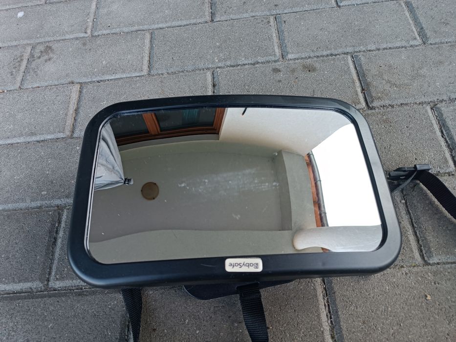 Lusterko do obserwacji dziecka w aucie