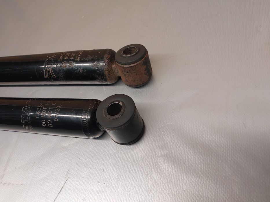 Stan BDB KOMPLET Amortyzatorów TYŁ tylnych VECTRA C Hatchback 2004 rok