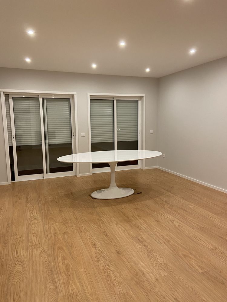 Mesa Jantar Oval Branca
