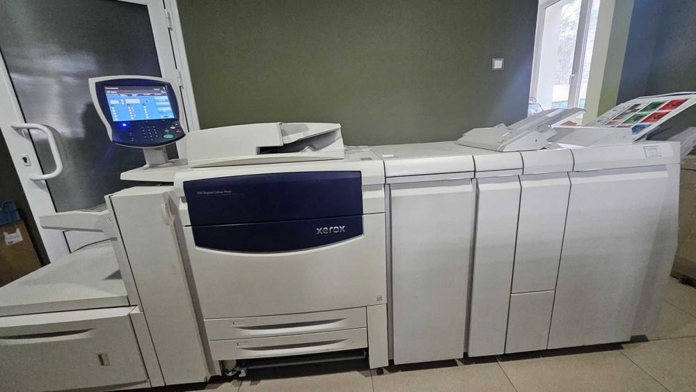 Цифрова друкарська машина "ХEROX 700  Digital Color Press" б/в