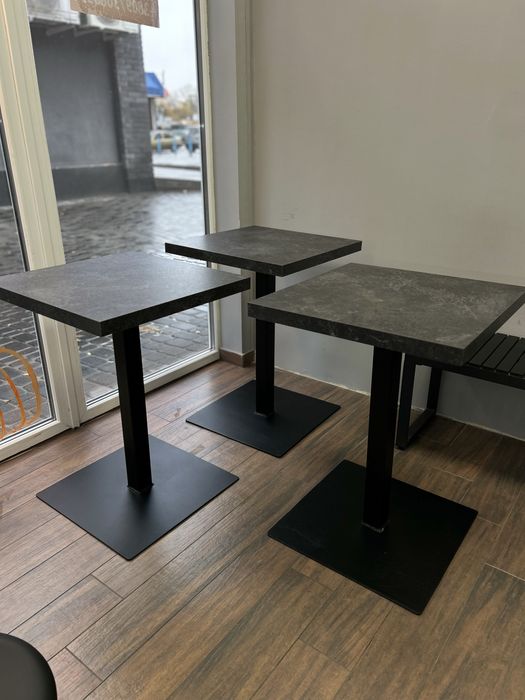 Столи на металевій ніжці гарні