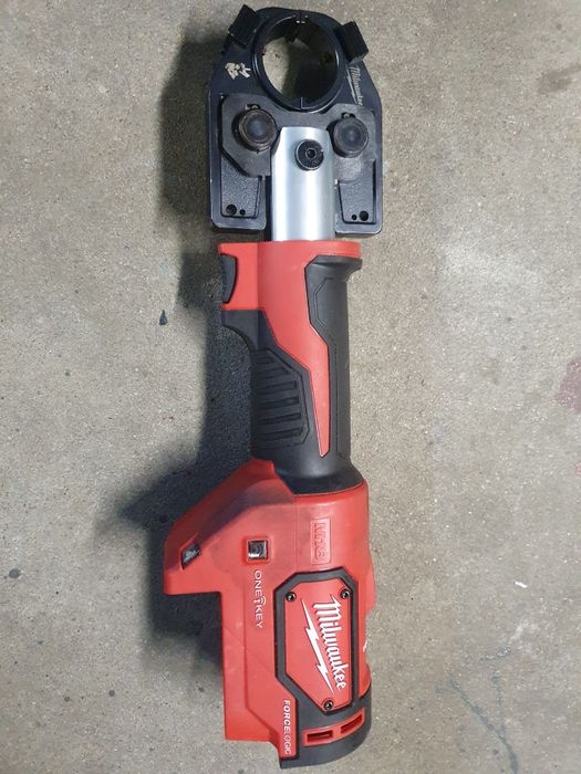 Milwaukee Zaciskarka elektrohydrauliczna M18 HCCT-201C