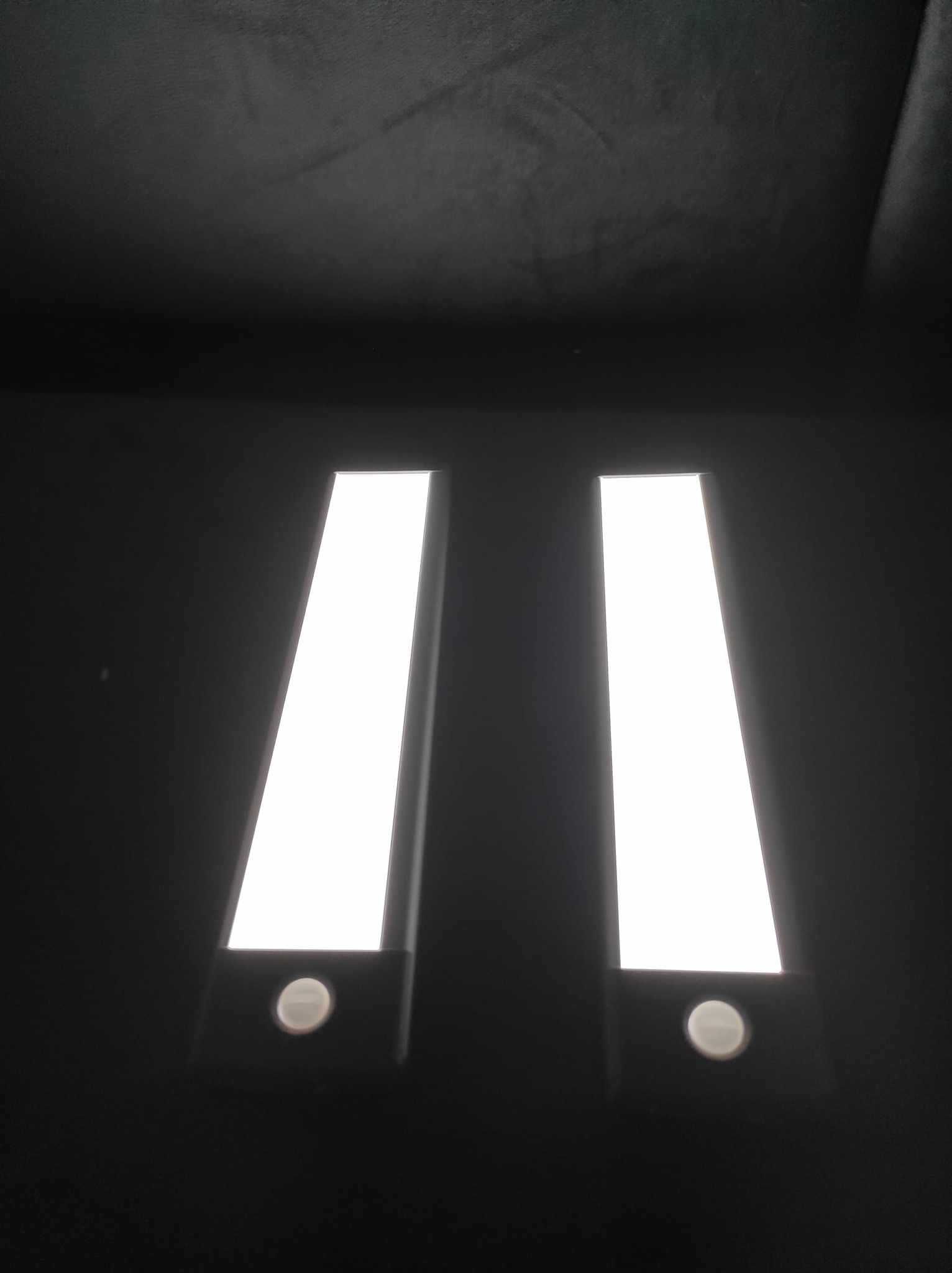 Listwa LED do szafy, garderoby z czujnikiem ruchu. 2 sztuki
