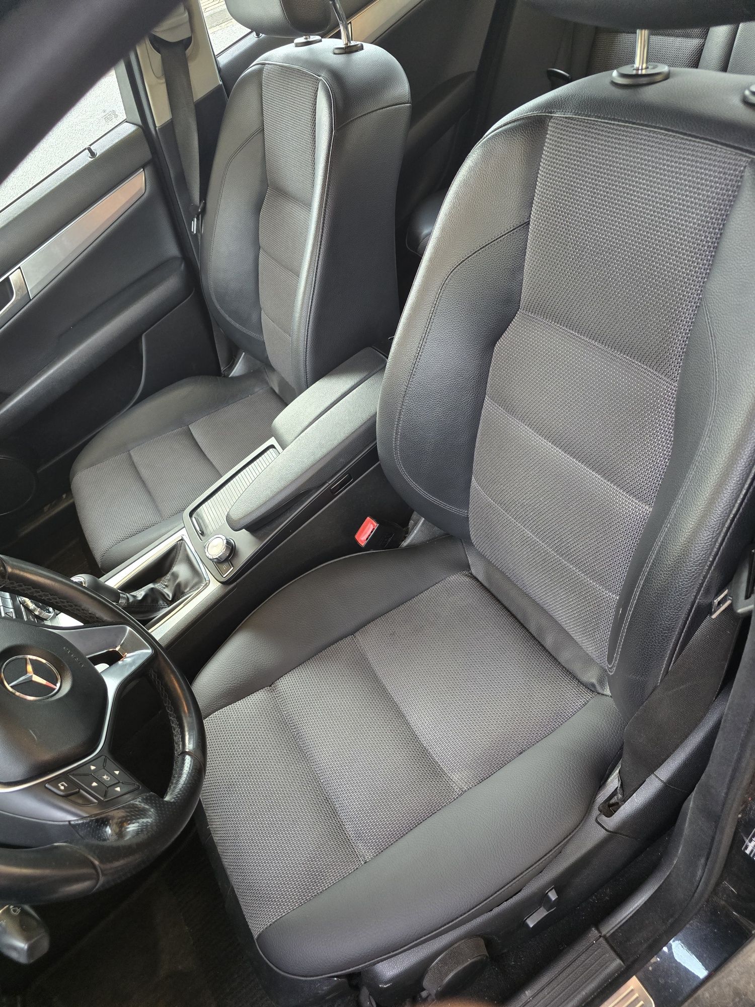 Mercedes c220 cdi Avantgarde ano 2012