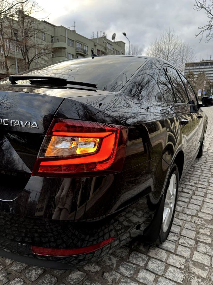 Шкода актавія а7 2019 року