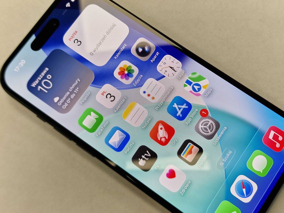Iphone 15 256GB/ Black/ Czarny/ Bateria 88%/ Grade A- + ładowarka