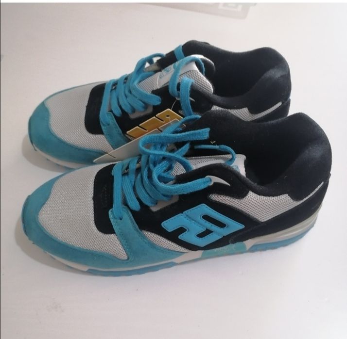 Ténis  Novos Giríssimos