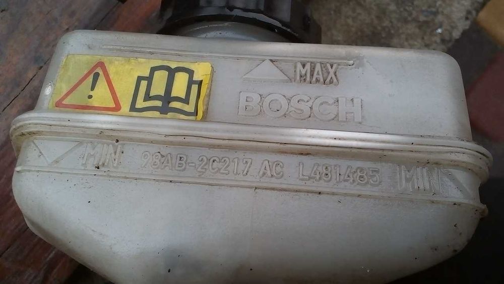 Бачок для гальмівної рідини з трубками 98AB-2C217-AC Bosch Фокус Мк1