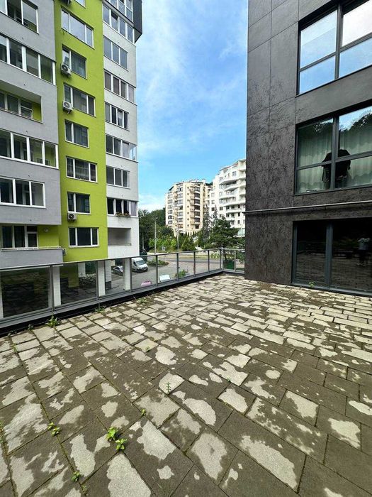 Оренда офісу з ремонтом та власною терасою на вул.Стуса.335м2.