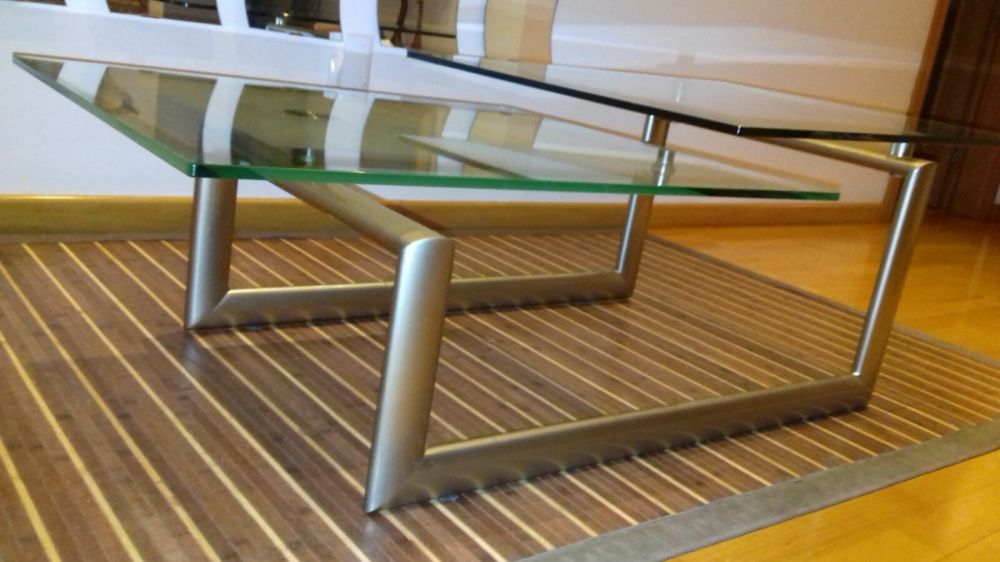 Mesa de vidro de sala