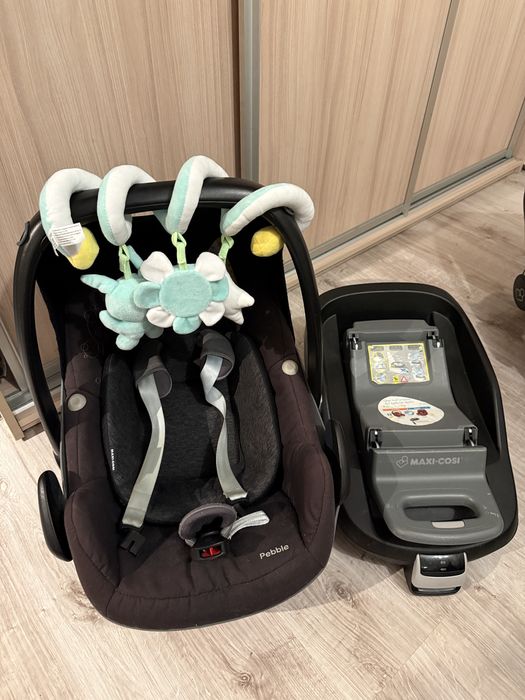 Fotelik samochodowy Maxi Cosi z bazą Isofix