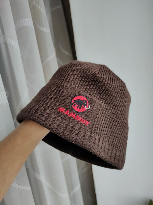Шапка Mammut оригінал  шапка бини mammut beanie hat 
оригінал Ger