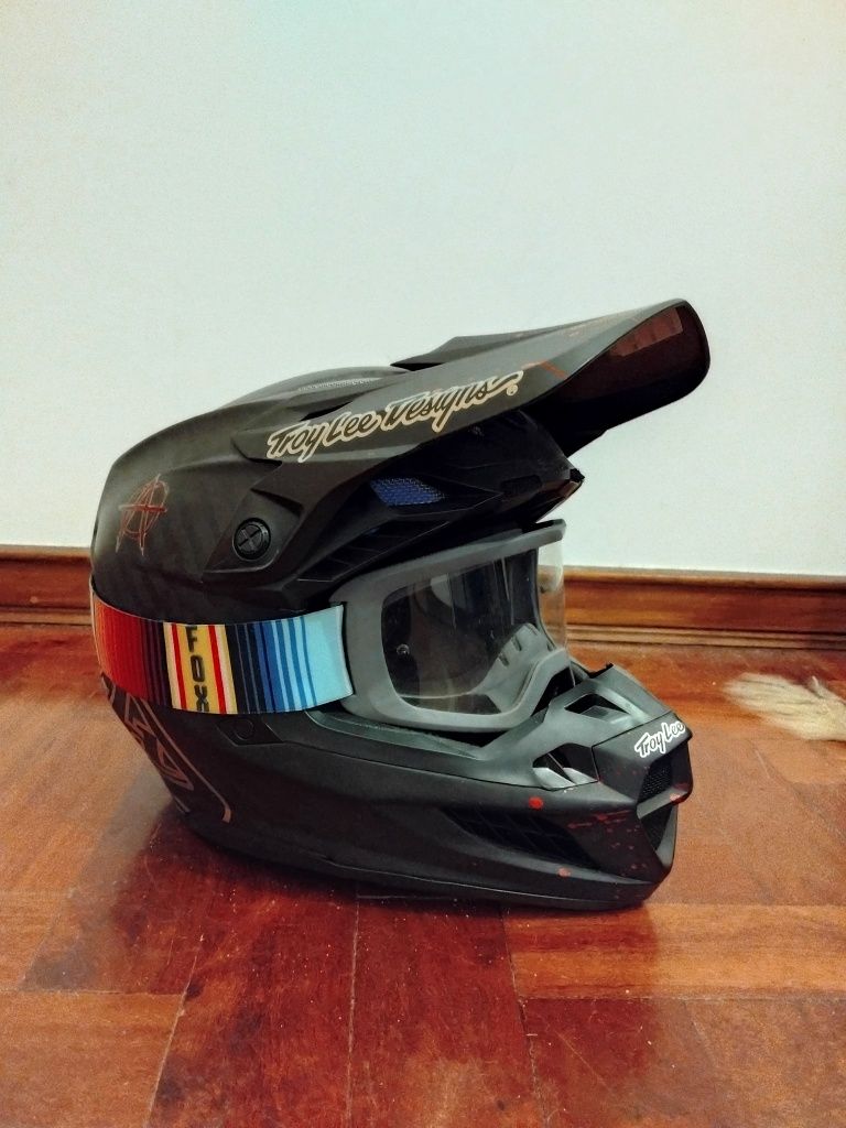 Capacete Troy Lee SE Carbon