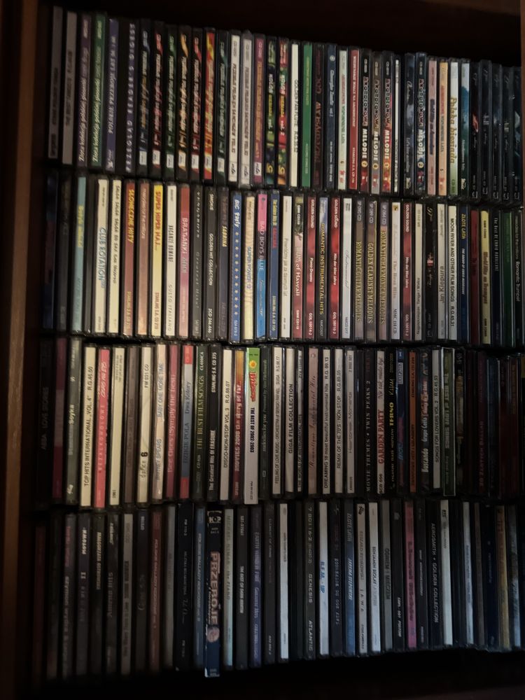Kolekcja setek płyt cd dvd kaset
