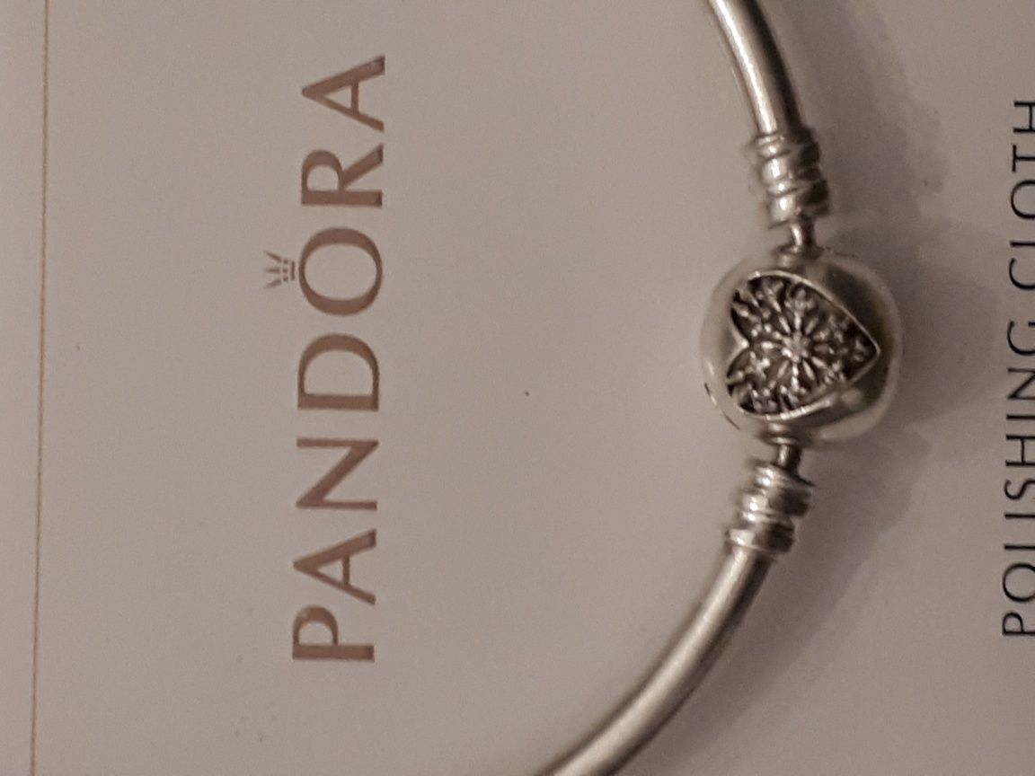 Bransoletka Pandora Bangle