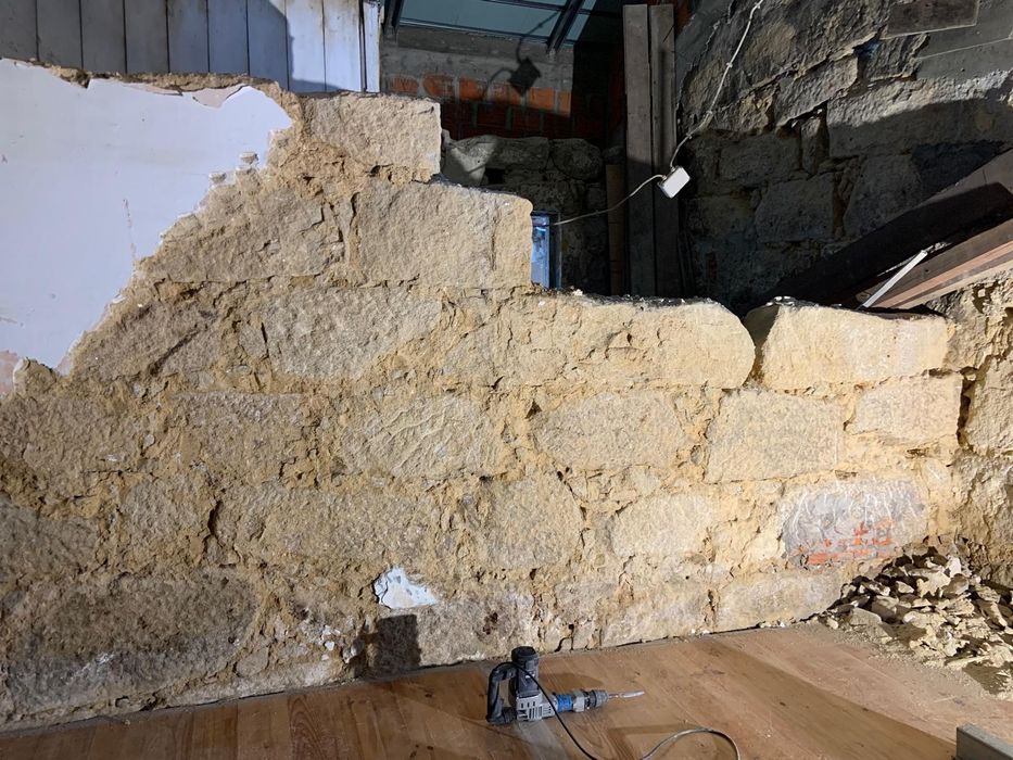 Ofereço pedra granito