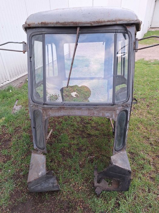 Kabina do ciągnika C-360