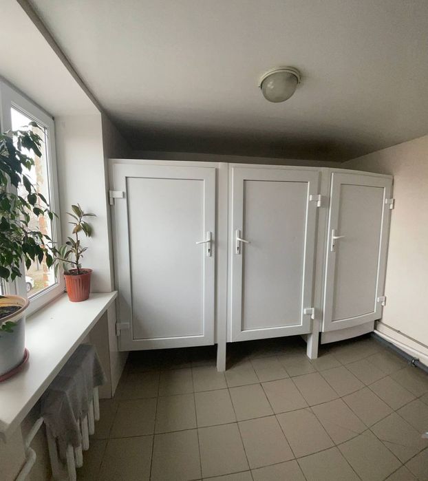 Продаж гарної кімнати з зручним місцерозташуванням.