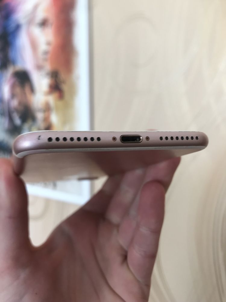 Iphone 7 plus 32gb rose gold гарний стан