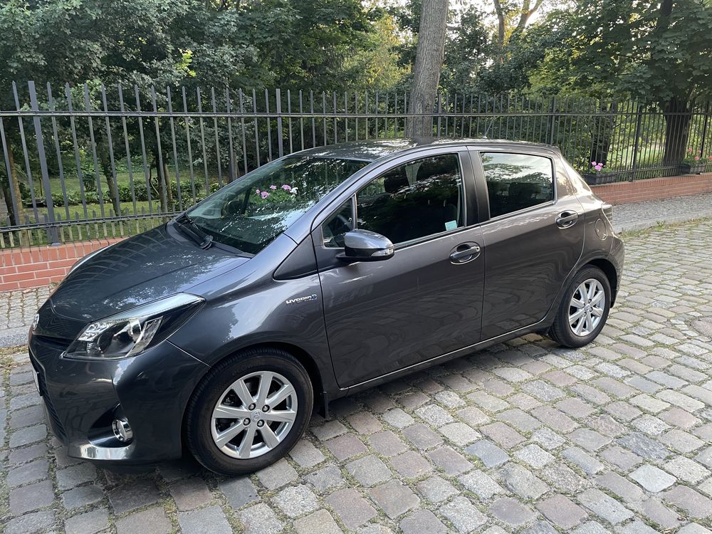 Toyota yaris III HYBRID przedlift
