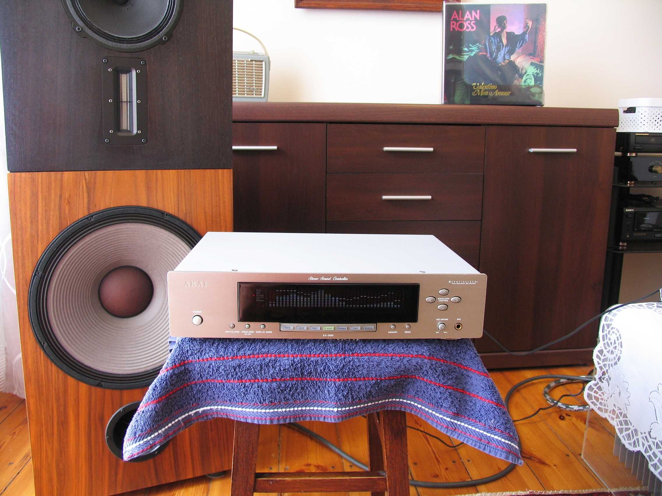 AKAI Model No. EA-3000 / Equalizer 3D Sound TOP '' Vintage ''