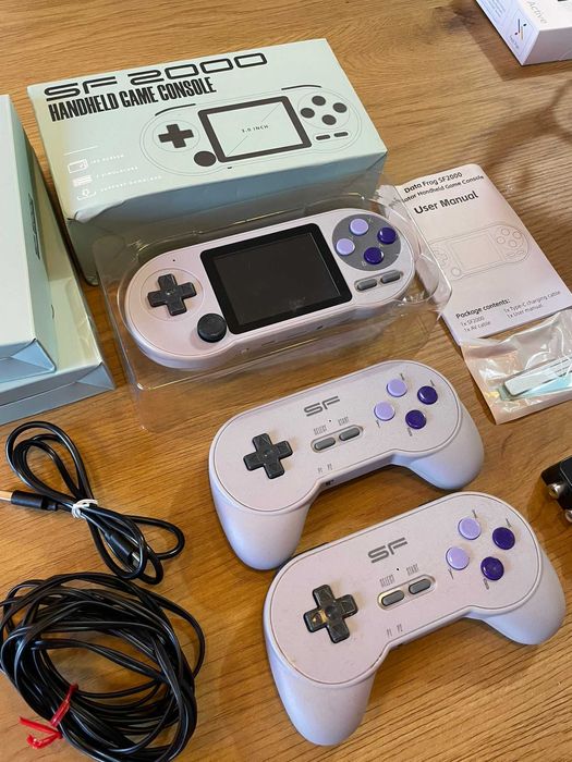 Data Frog SF2000 consola retro + 2 comandos +conversor para TV c jogos