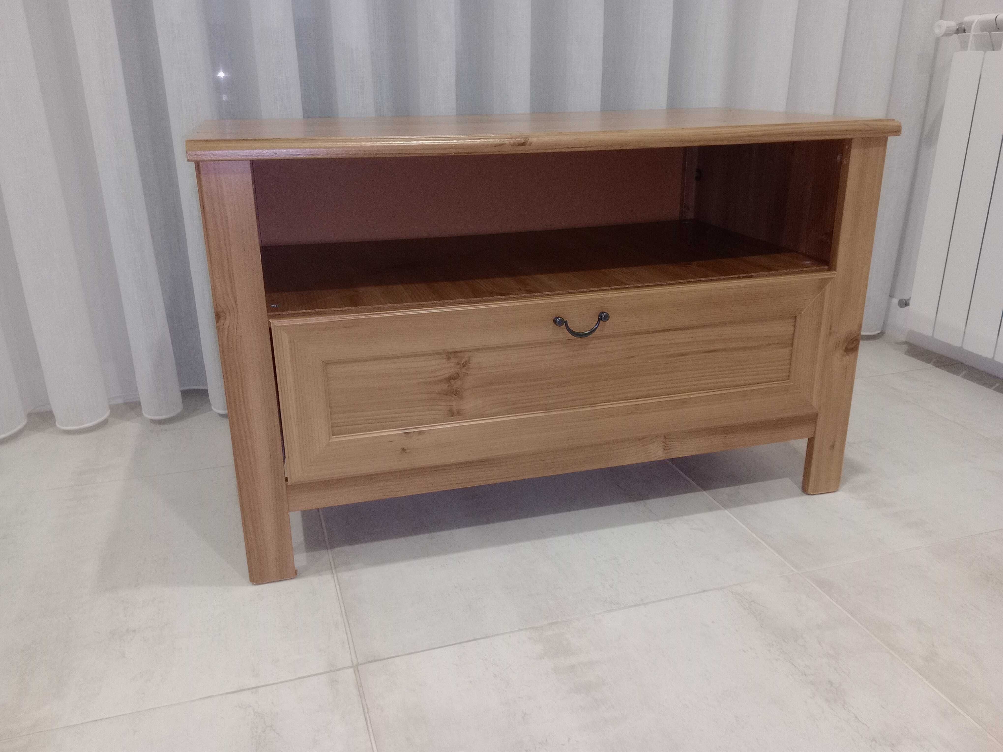 Móvel de sala castanho claro