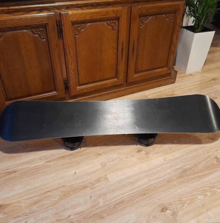 Snowboard 150cm + kask