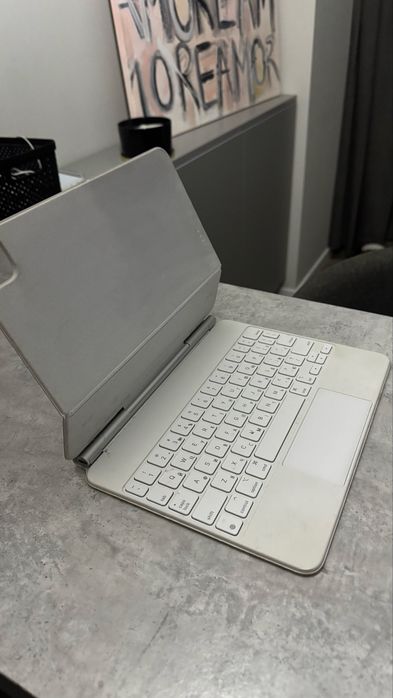 Клавіартура ipad pro magic key