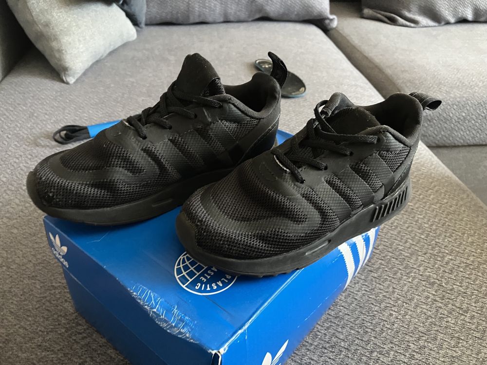 Buty Adidas dla chłopca rozmiar 26