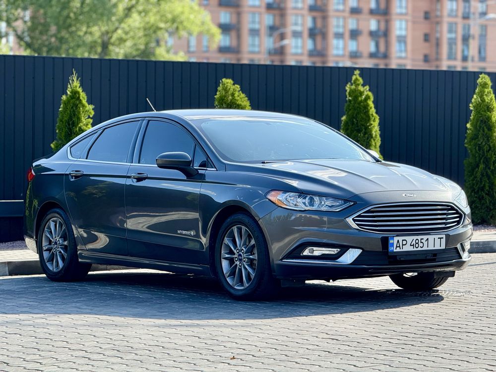 Ford Fusion Hybrid в идеальном состоянии