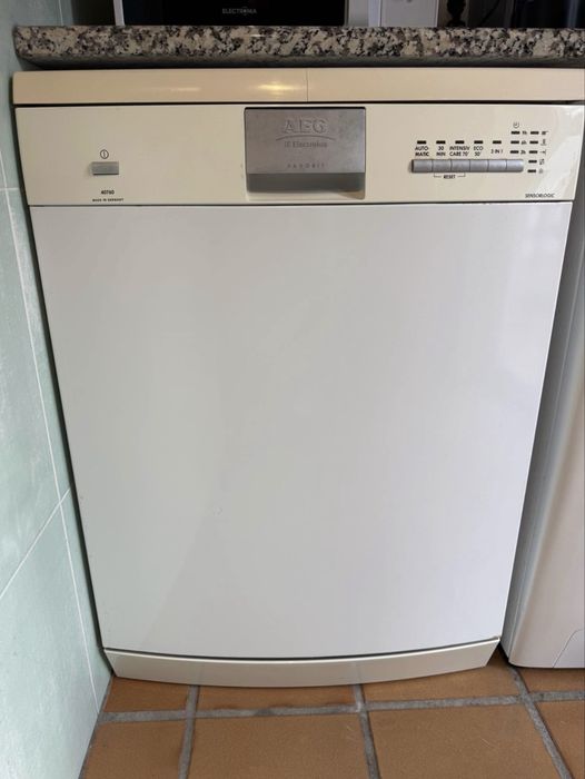 Vendo maquina de lavar a loiça