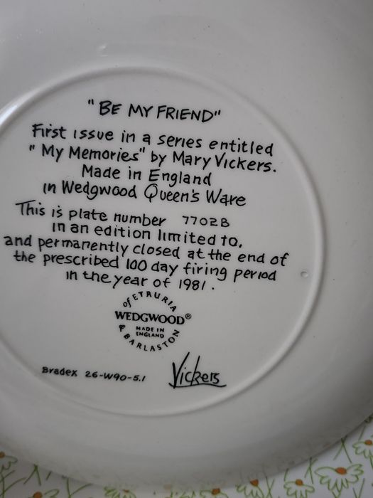 Talerze kolekcjonerskie seria Dzieci  certyfikat WEDGWOOD 3szt.