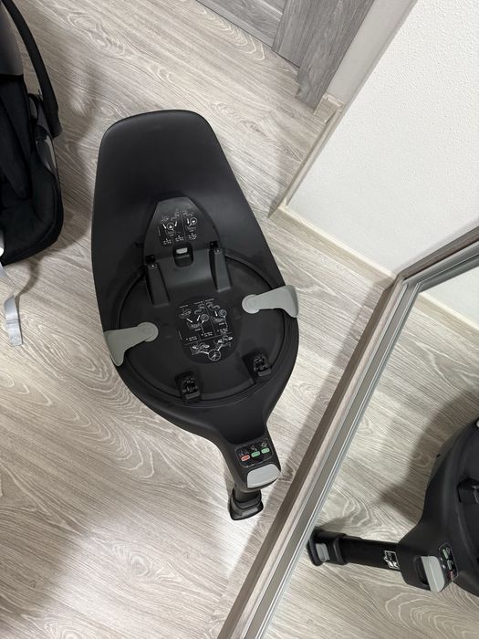 Автокресло +база cybex cloud  T 360 для новонароджених