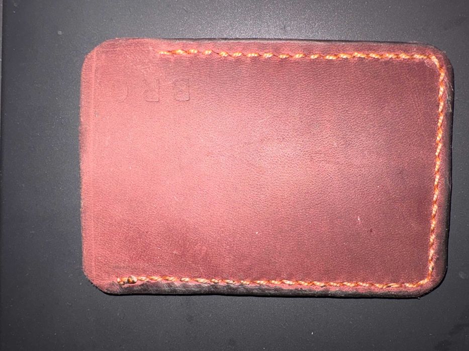 кардхолдер під Леокард