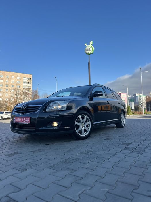 Тойота Авенсіс