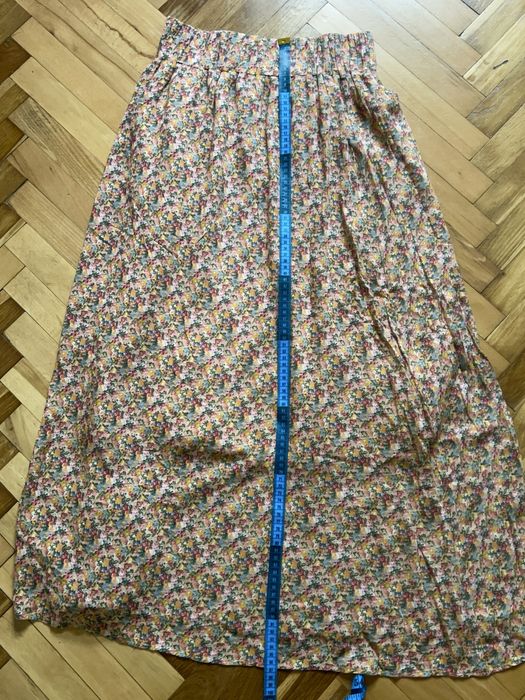 Довга вінтажна спідниця в квіточки