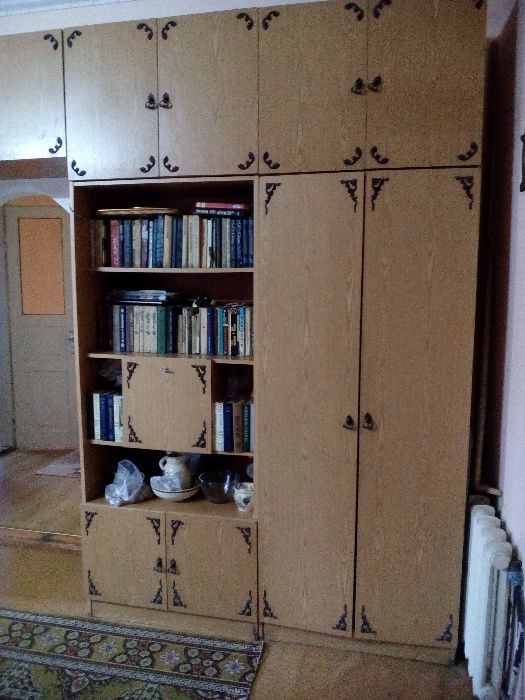 Продам стінку в прихожу