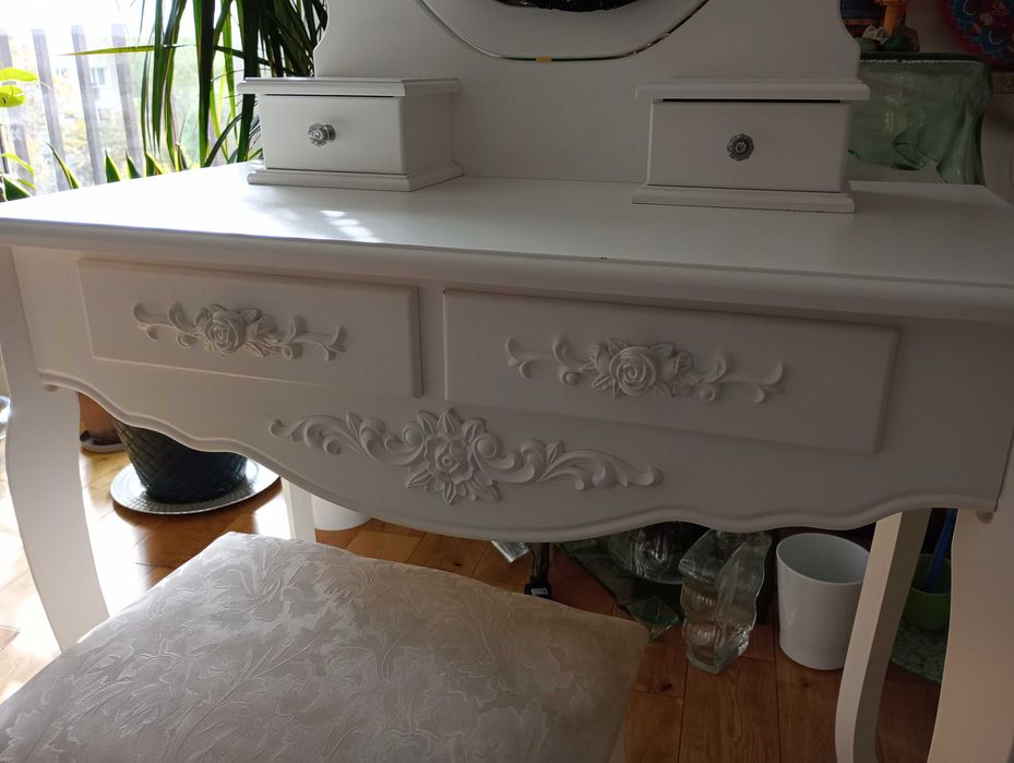 Biała toaletka+taboret