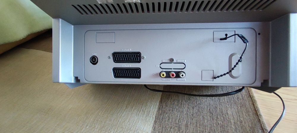 Tv 50 cm + suporte + conversor